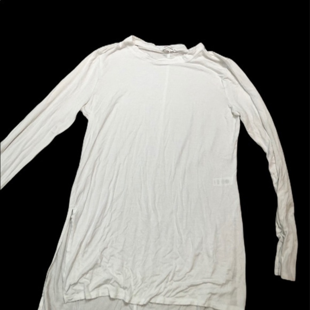 💥💥 SALE! 5 / $25 💥💥 Athleta white long sleeve T